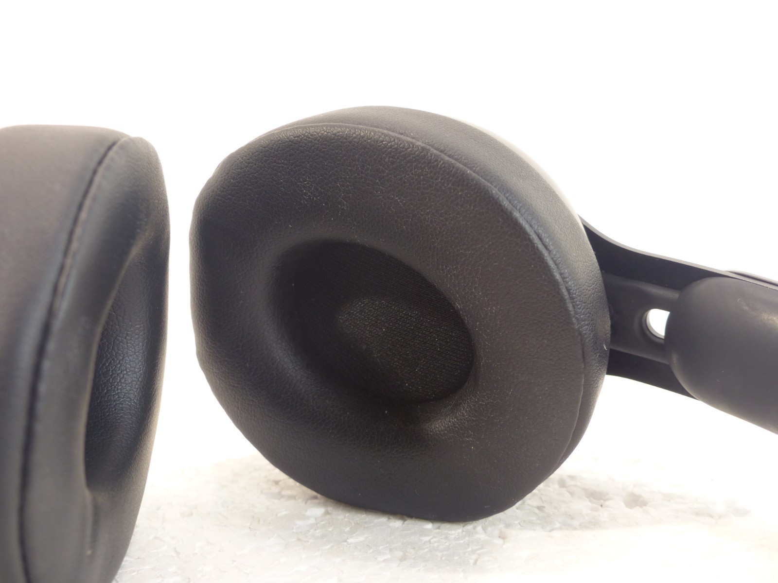 Beats by Dr. Dre Solo Pro On-Ear Wireless Headphones Black w/ Case NO Charger!