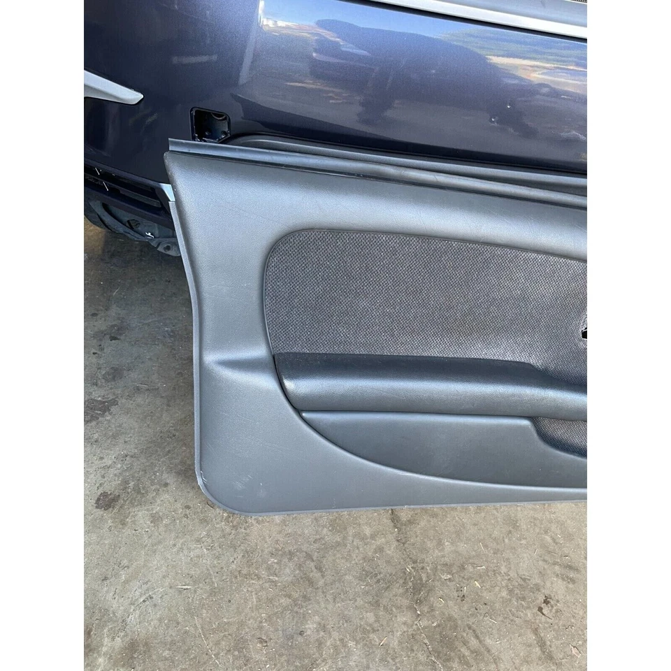 Pontiac Firebird Formula 1993-1997 gris grafito panel de puerta lateral del conductor usado OEM Foto 2 de 4