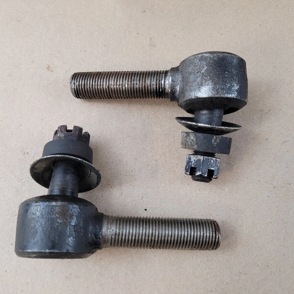 Nuevo Juego Nuevo de Lote Antiguo Thompson ES106 Tie Rod Ends 1939-42 Studebaker Champion Derecha Izquierda Foto 4 de 4