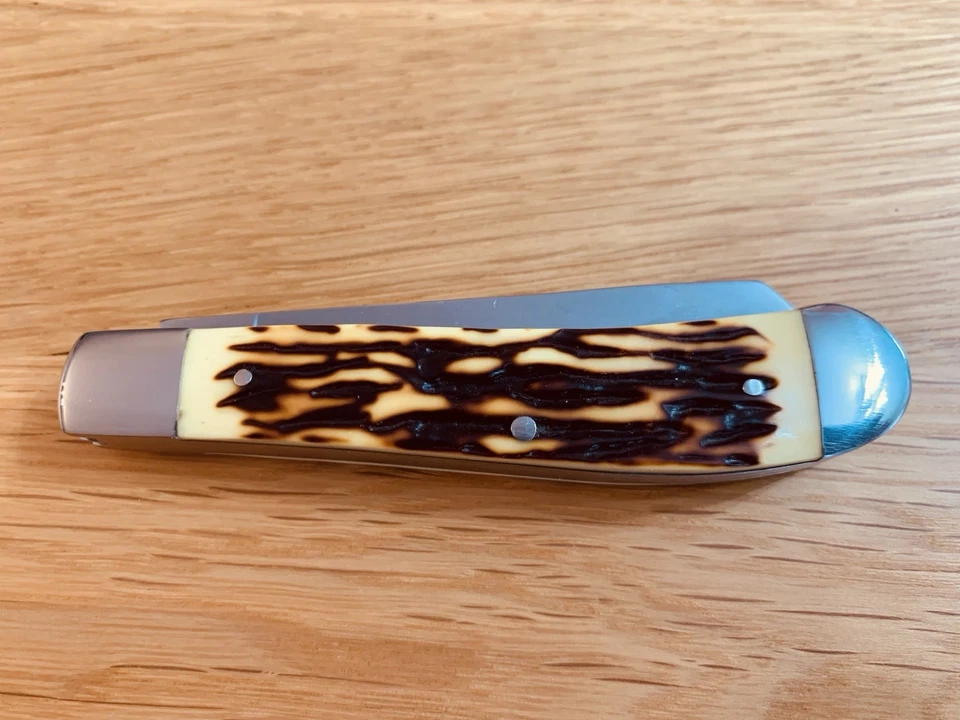 Frost Cutlery 海狸溪折叠捕手 2 刀,步枪盾,全新带盒 — 第 2/4 张图片