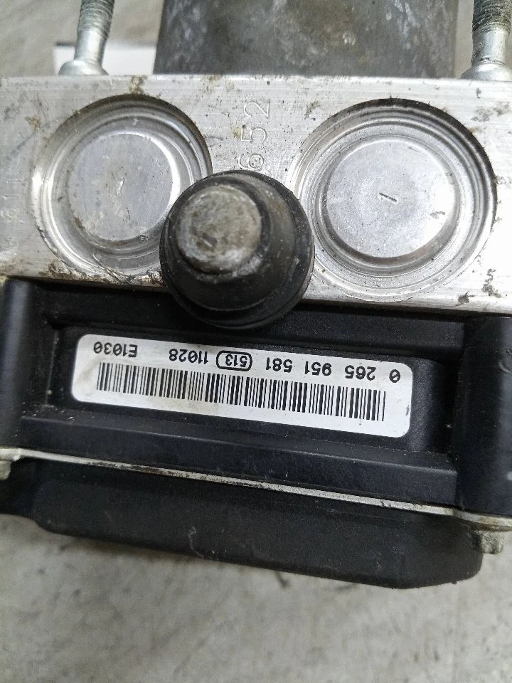 Used ABS Modulator fits: 2012 Subaru Forester Modulator Assembly vehicle dynamic Foto 4 de 4