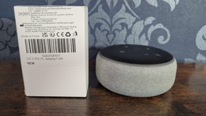 Amazon Echo Dot Smart Lautsprecher - Grau 3. Generation
