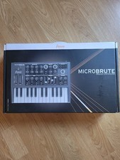 Arturia Microbrute Analog Synthesizer Excellent Condition, with all the extras 