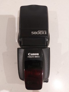 Canon speedlite 580EXII flash gun. Won't switch on.