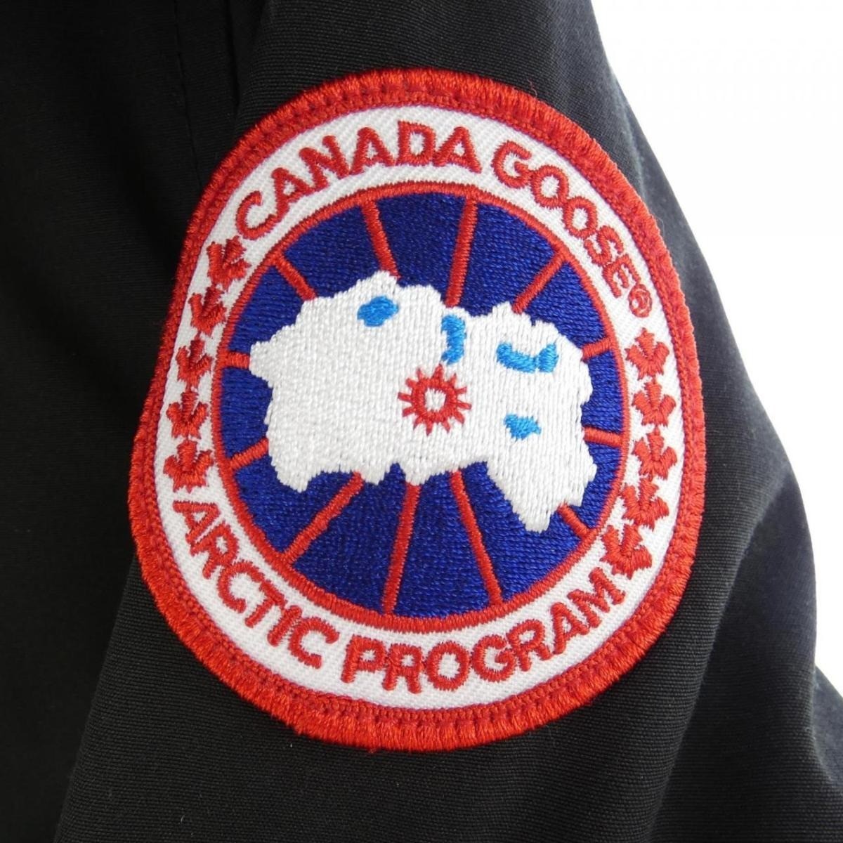 Canada Goose Men's black down jacket thumbnail 4
