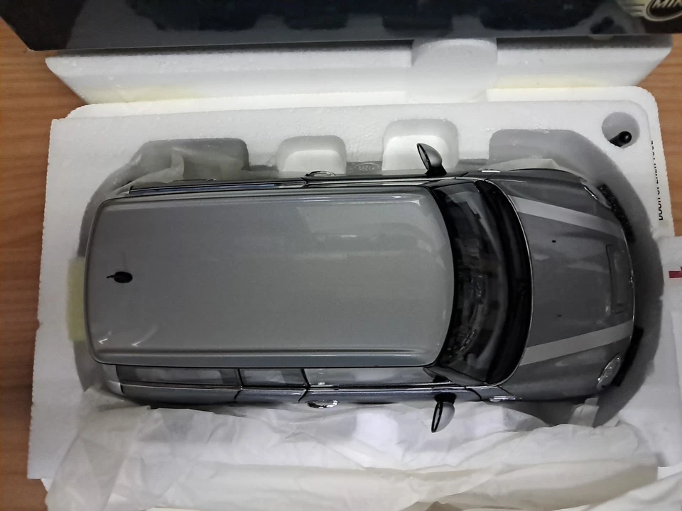 Kyosho Mini Cooper S Clubman  1/18 - Immagine 2 di 4