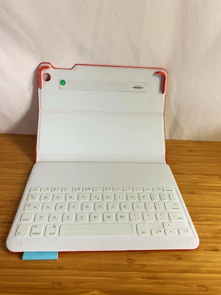 Logitech - Ultrathin Keyboard Folio i5 - Mars Red 9.4" x 6.6 " for Ipad 2017 - Image 2 of 3