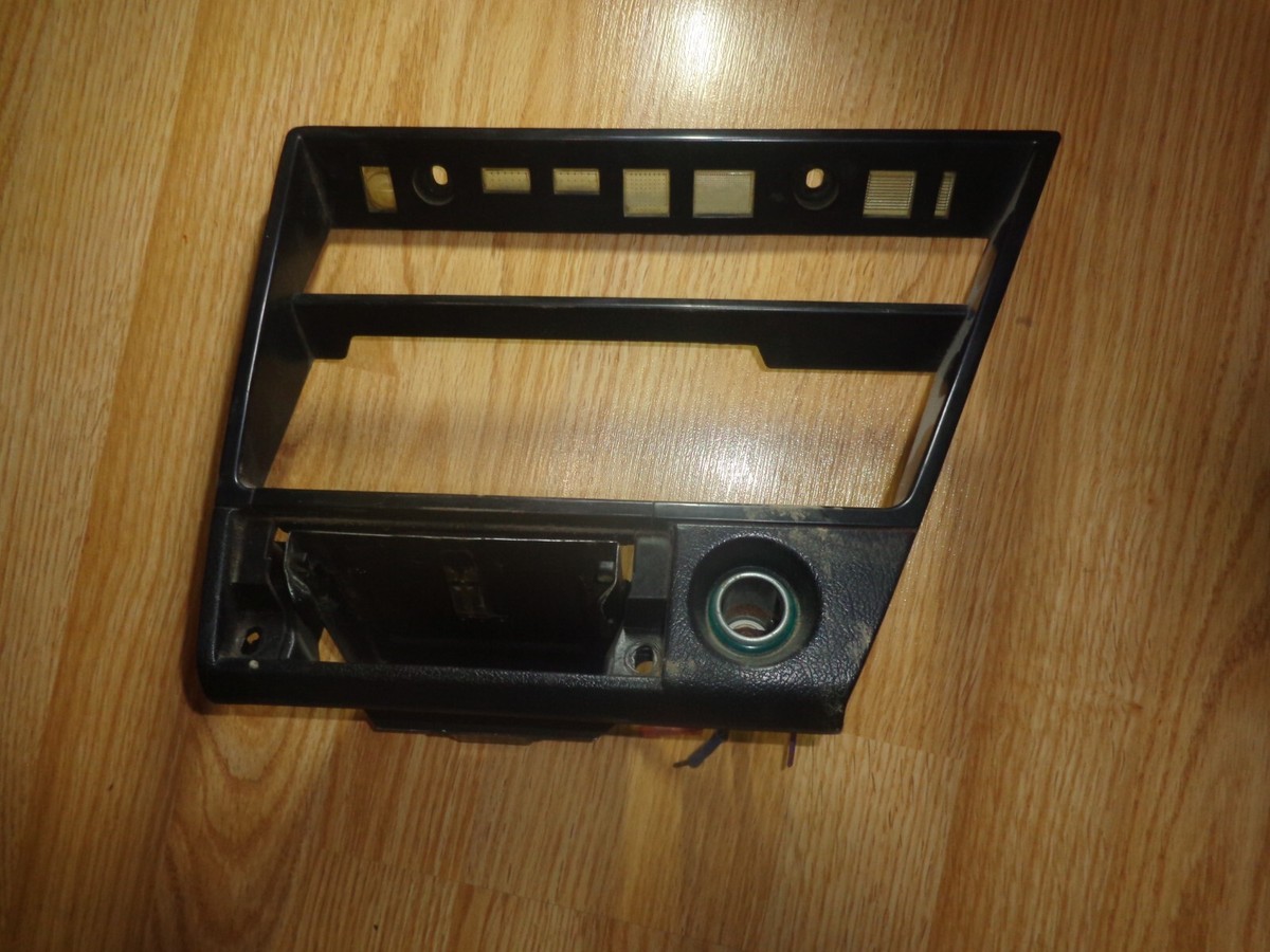 87-89 Nissan 300ZX RADIO BEZEL TRIM BLACK Factory OEM in good