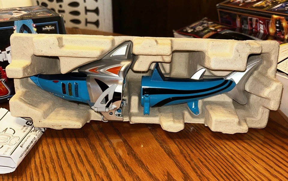 Bandai Power Rangers Jyuken Sentai Gerikranger 03 Geki Shark Japan with box (32) - Image 3 of 4