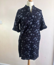 Women’s Black & Grey Floral Print Shift Dress Short Sleeve V-Neck Knee Length
