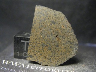 Meteorite MONT TOURNIAT 002 Aesthetic R3 chondrite (subtype 3.5)