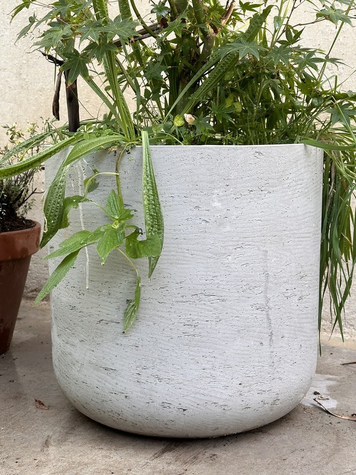 Extra large grey concrete look plant pot (with drainage hole) Ø 44cm