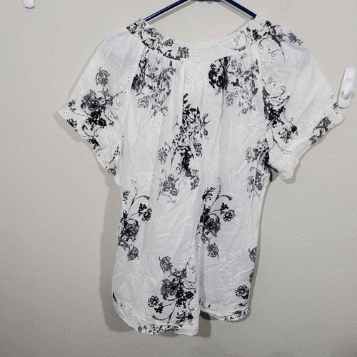 Camisa Krazy Kat Floral Ojales Hombro Descubierto Petite - Imagen 2 de 5