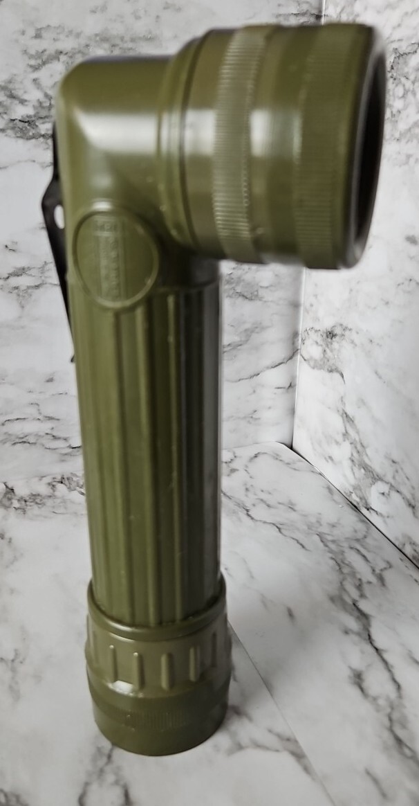 Lampe Torche Militaire Vintage Fulton MX-99I/U – Fabriquée Aux États-Unis, Non Testée (vendue En L'état)
