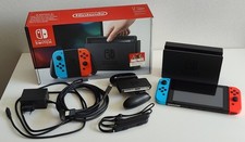 "Kaum genutzte" Nintendo Switch Konsole "V1 Version" mit Zubehörpaket