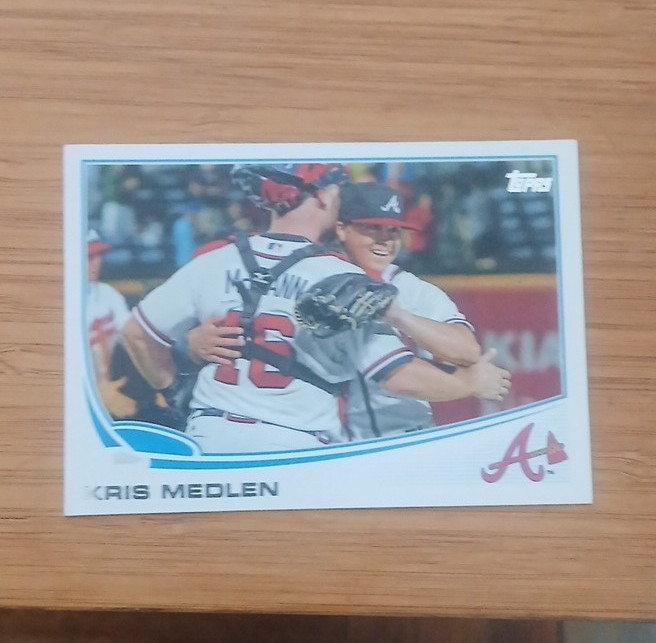 Topps Kris Medlen #333 Atlanta Braves MLB Baseball Base Set Card