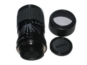 Sigma Zoom - Beta II 60~200mm f4-4.6 - (CANON FD MOUNT) with Filter & Lens Hood