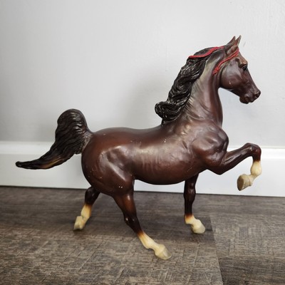 Breyer Horse Wing Gaiter Commander #140 Vintage USA Dark Red Chestnut Toy Gallop