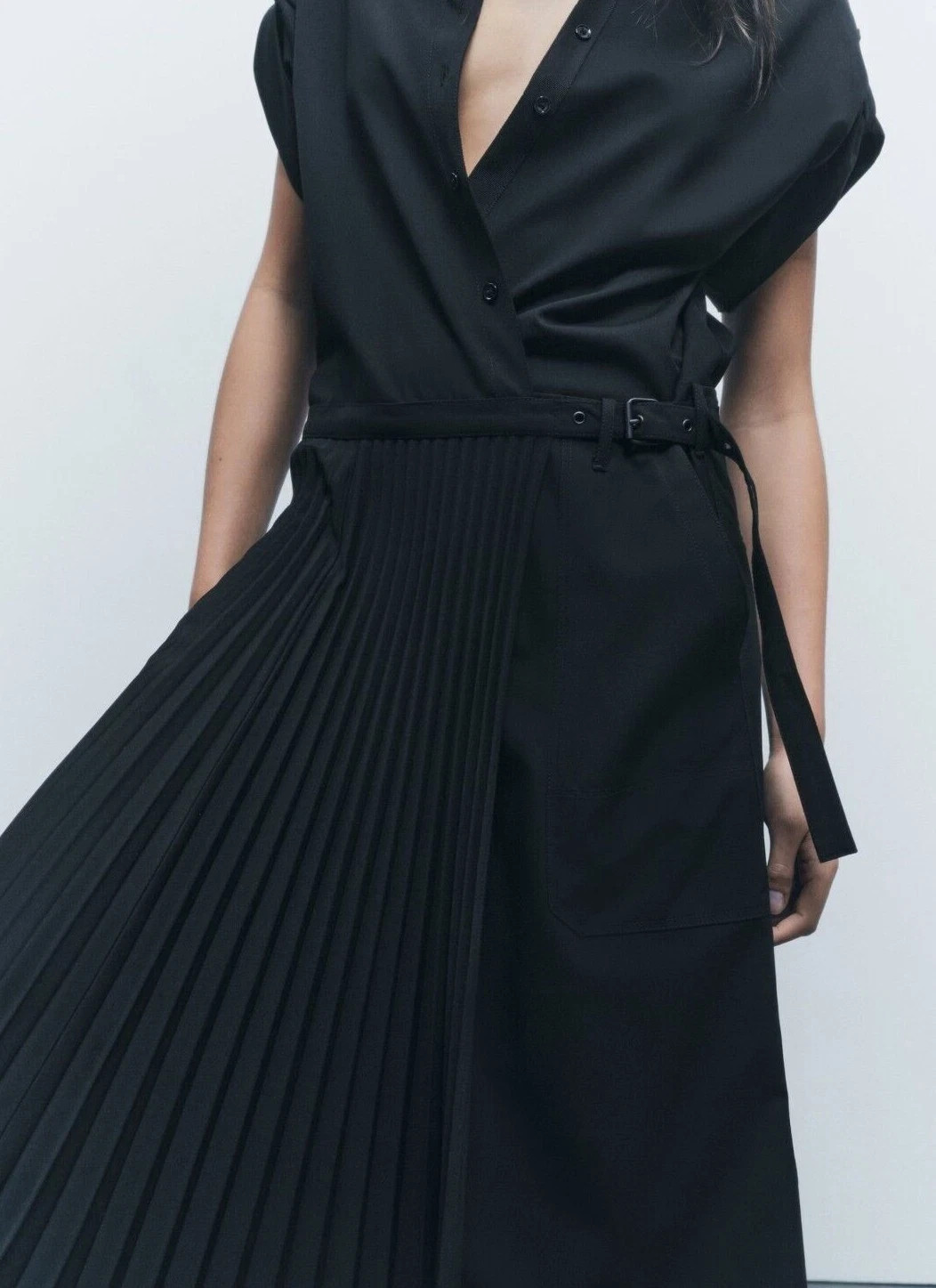 ZARA WOMAN SIZE M MIDI ZW COLLECTION DRESS WITH PLEATED SKIRT BLACK 4786/339 NEW thumbnail 2