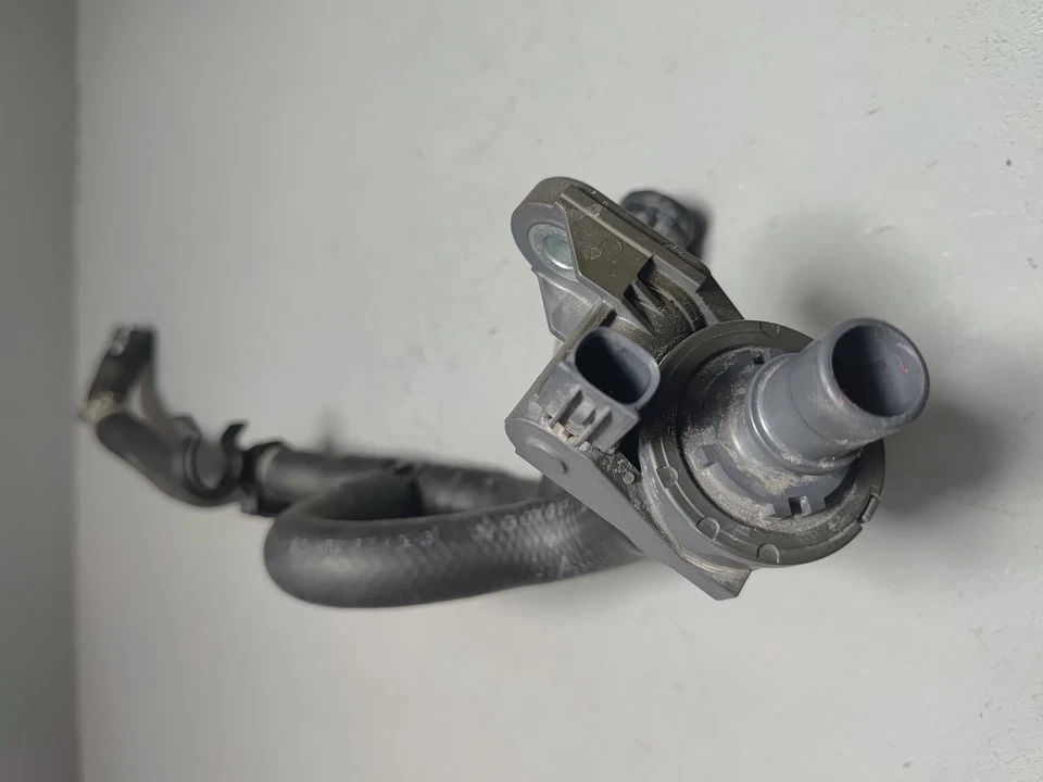 Оригинальный обходной шланг охлаждающей жидкости двигателя Toyota RAV4 2019-2025 годов выпуска - Изображение 2 из 4