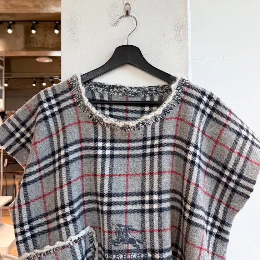 Burberry Grey Nova Check Wool Cape - Lightly Used thumbnail 7