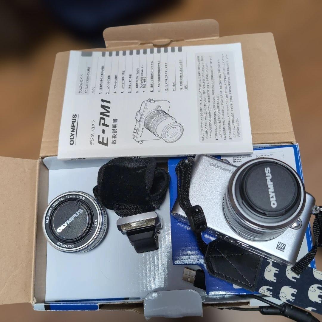 OLYMPUS PEN Lite E-PL3 Mirrorless Camera Compact Design Tested
