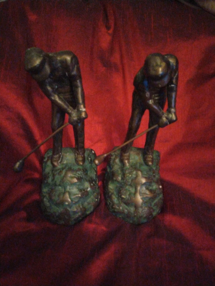 Sujetalibros de golfista de metal fundido Paloma Collection AJ-R19G con acabado pátina  Foto 4 de 4