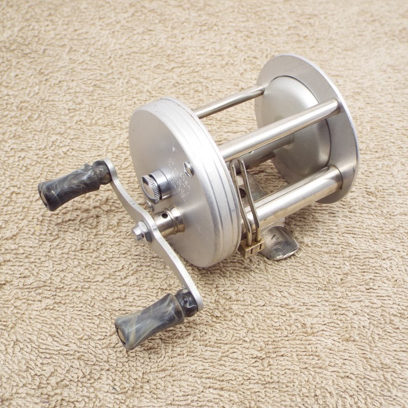 PFLUEGER TRUSTY NO. 1933 antique fishing reels vintage