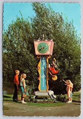 Vtg Postcard Hickory Dickory Dock! Storybook Gardens at Wisconsin Dells WI USA