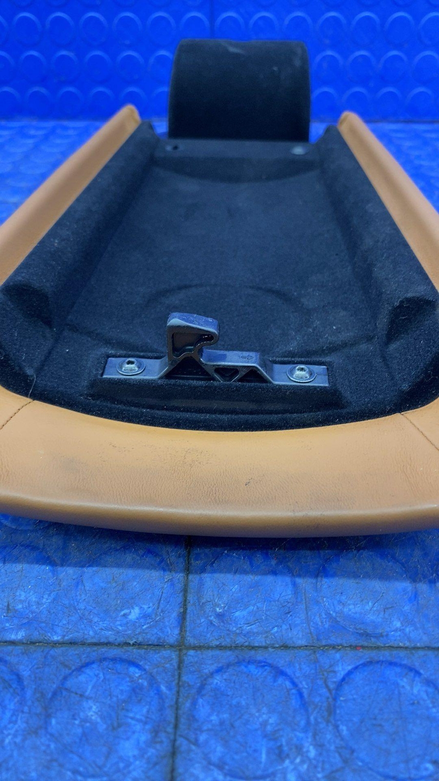 2012 2013 2014 FERRARI CALIFORNIA FRONT CENTER CONSOLE STORAGE ARM REST LID OEM
