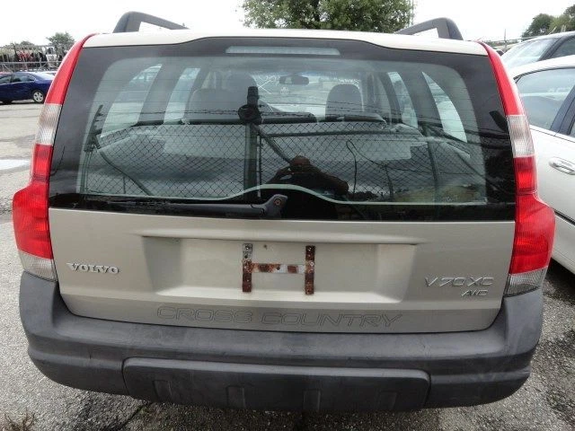 (LOCAL PICKUP ONLY) Windshield Glass Sedan Without Rain Sensor Fits 01-09 VOLVO  Foto 4 de 4