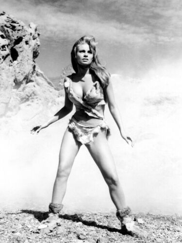V5958 Raquel Welch One Million Years B.C. Retro BW Decor WALL POSTER PRINT CA - Picture 1 of 13