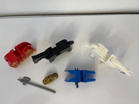 LEGO Blue Lion and Horse Barding / Red Barding Yellow Lion King's Castle Horses