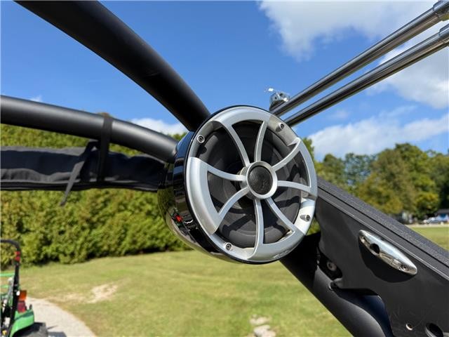 2015 Malibu Wakesetter 23 LSV  Black