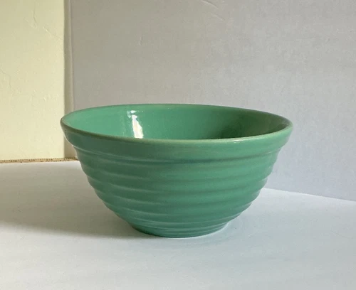 Bauer RingWare Mixing Bowl #12, Green, 9 1/2 X 4 1/2 Inches