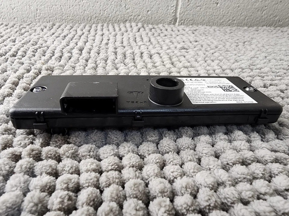 2021-2024 Tesla Model X/S Security Controller Module Unit OEM 1606557-91-C - Image 2 of 4