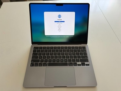 Apple MacBook Air 13 in 2022 Space Gray/Apple M2 3.49 GHz, 256 GB 8 GB 8-Core