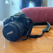 Nikon D3400 24.2MP DSLR Black w/ 18-55mm VR Lens/ case included