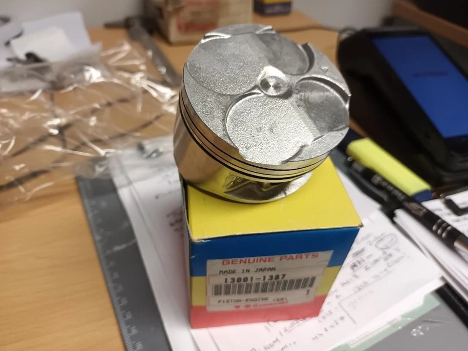 KAWASAKI ZX7-RR ZX750M (RACE REPLICA) NEU ORIGINAL STD GRÖSSE KOLBEN 13001-1387