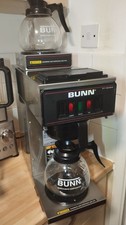 BUNN VP17A-2 Commercial Filter / Pour-Over Coffee Machine & 2 x JUGS 13300.0015