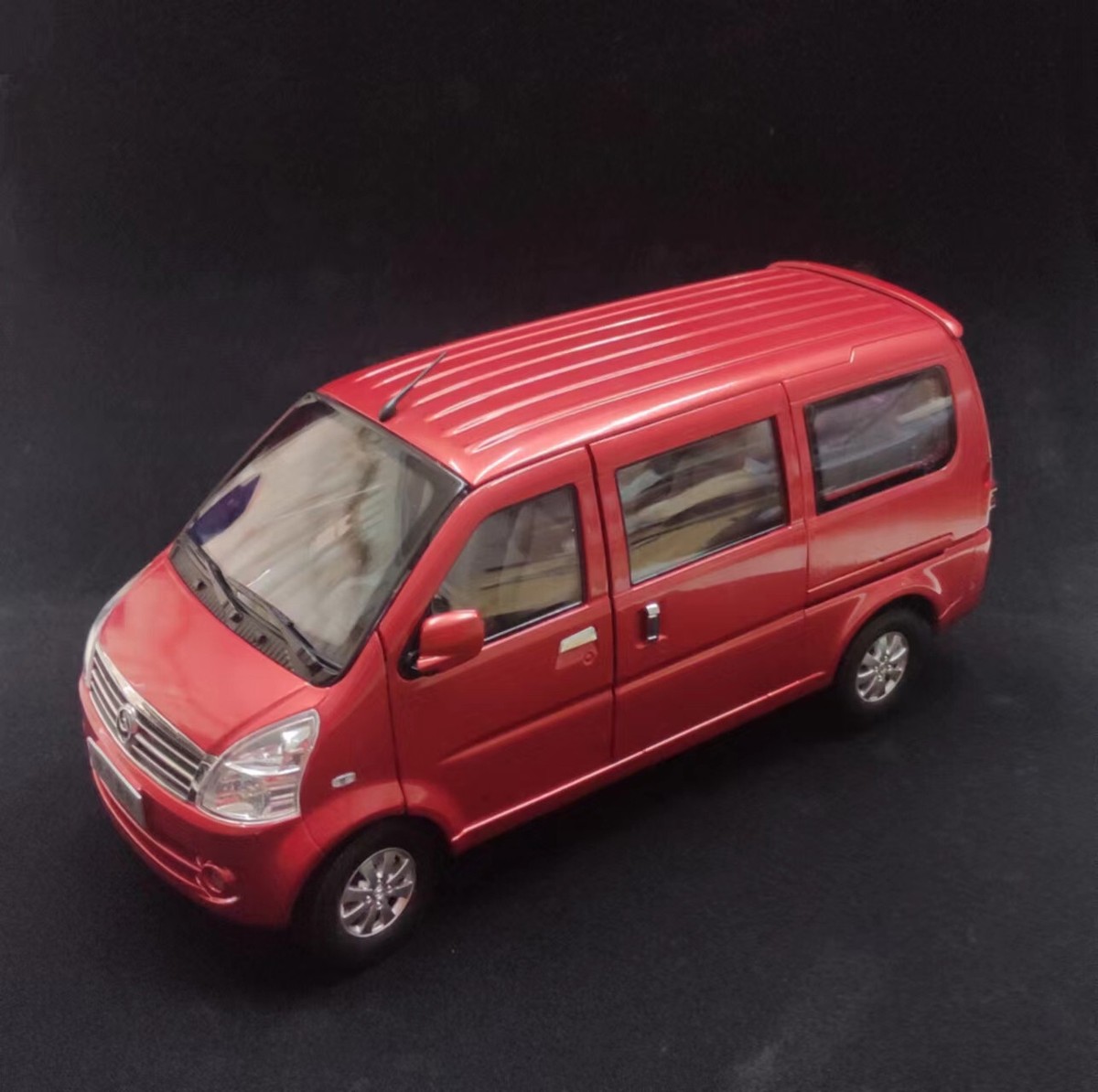 1/18 China ShanQi TongJia STJ6400A MPV 2011 Dealer diecast
