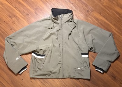 nike cropped windbreaker womens