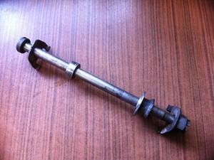 Steckachse hinten Achse vom Hinterrad Hinterachse Suzuki GSX 550 ES GN71D