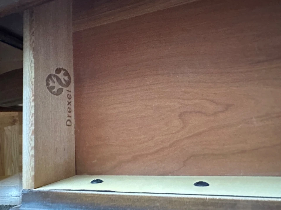 Drexel 18th Century Mahogany Serpentine Console Table / Sideboard Ball & Claw - Image 2 of 4