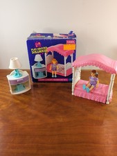 Playskool Play Around Casa de Muñecas Acogedor Toldo Dormitorio Lámpara Libros Figura 1995