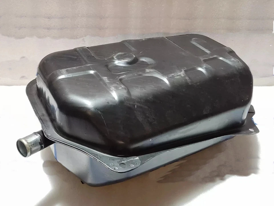 Tanque de combustible con unidad de envío para motor Carborator apto para Suzuki Samurai Foto 3 de 4