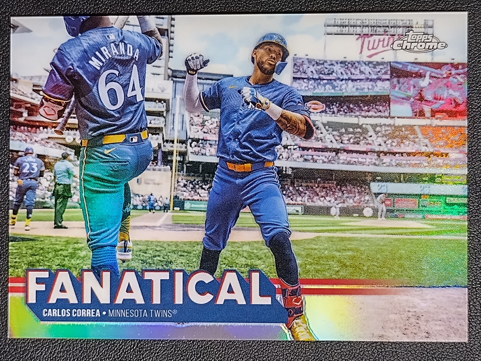 2025 Topps Chrome CARLOS CORREA FANATICAL REFRACTOR Minnesota Twins