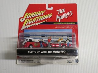 Sealed 2001 The Monkees Surfs Up VW Bus Wagon Johnny Lightning Diecast Set