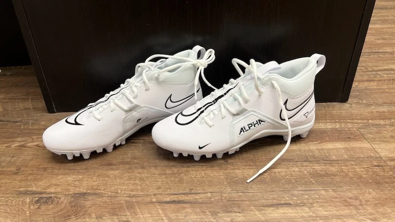 Men's alpha menace varsity football clearance cleats