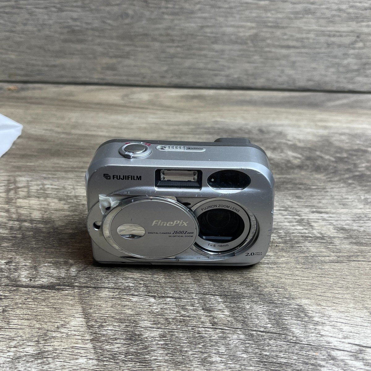 FujiFilm FinePix 2600 Zoom 2.0MP 1.8